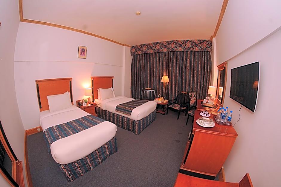 Photo 1 of 13 of Royal 1 King Bed or 2 Beds