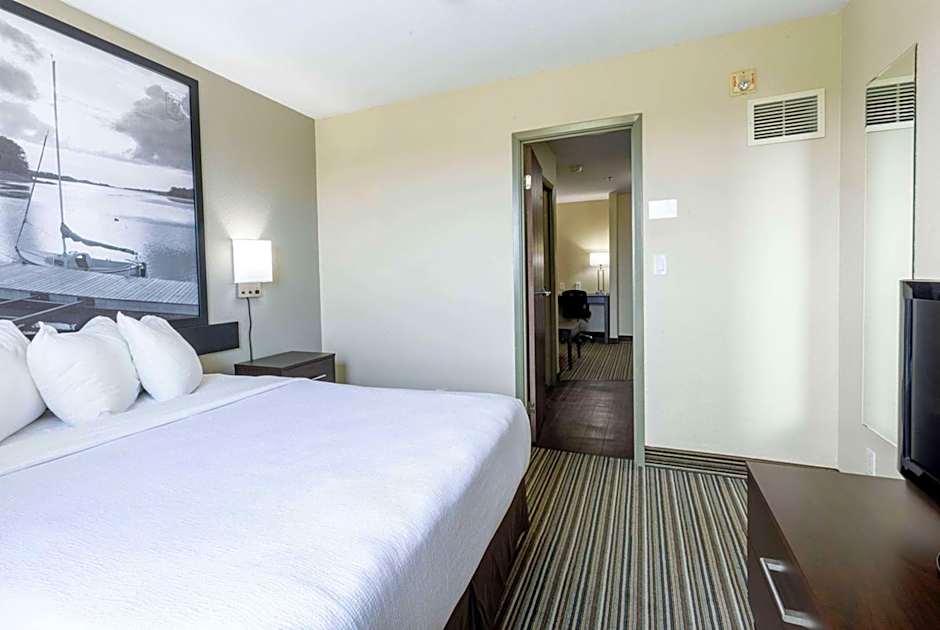 Super 8 by Wyndham Truro NS