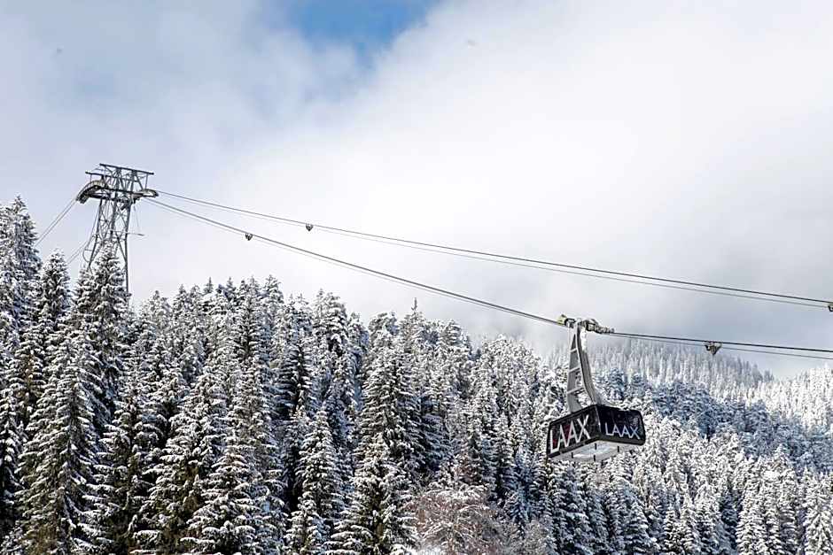 GALAAXY Mountain Hostel