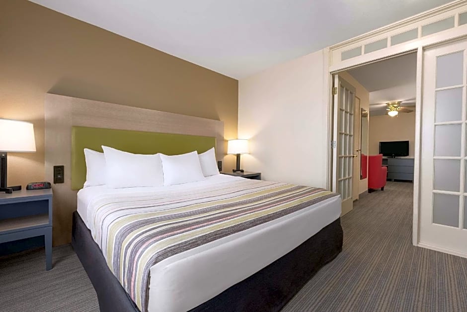 Country Inn & Suites by Radisson, Milwaukee Airport, WI