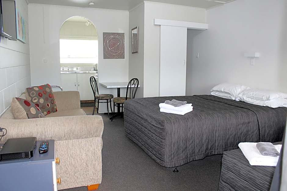 Sierra Beachfront Motel