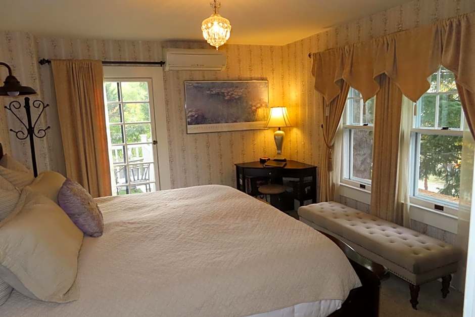 Terraluna Inn
