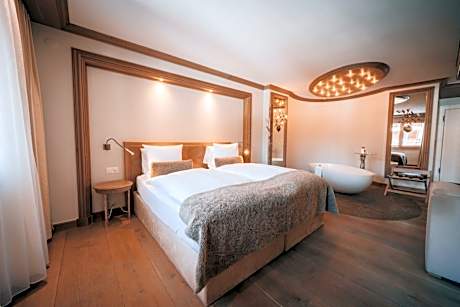 Junior Suite with Balcony