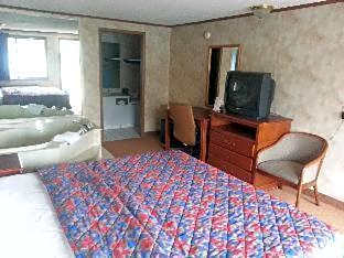 Travelodge by Wyndham Monroe