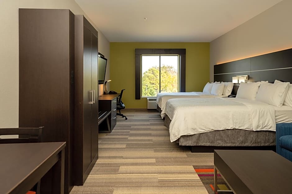 Holiday Inn Express Hotel & Suites Deer Park