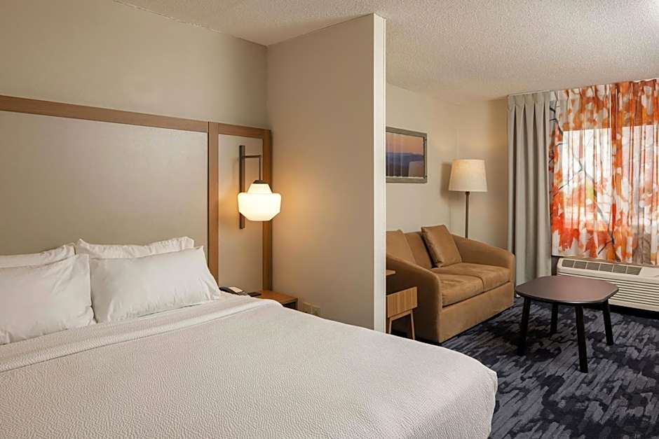Fairfield Inn & Suites by Marriott Lansing West