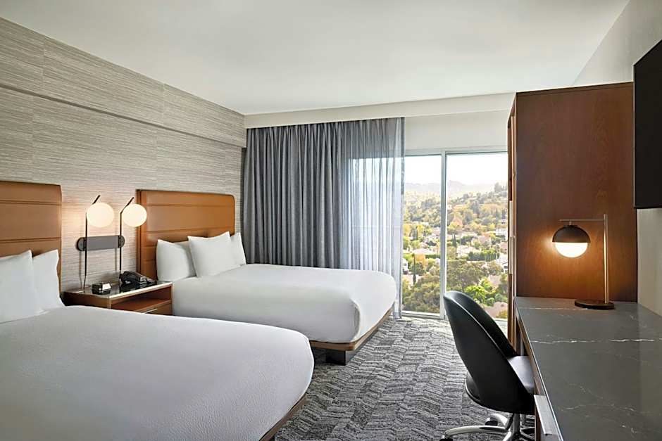 Courtyard by Marriott Los Angeles Sherman Oaks