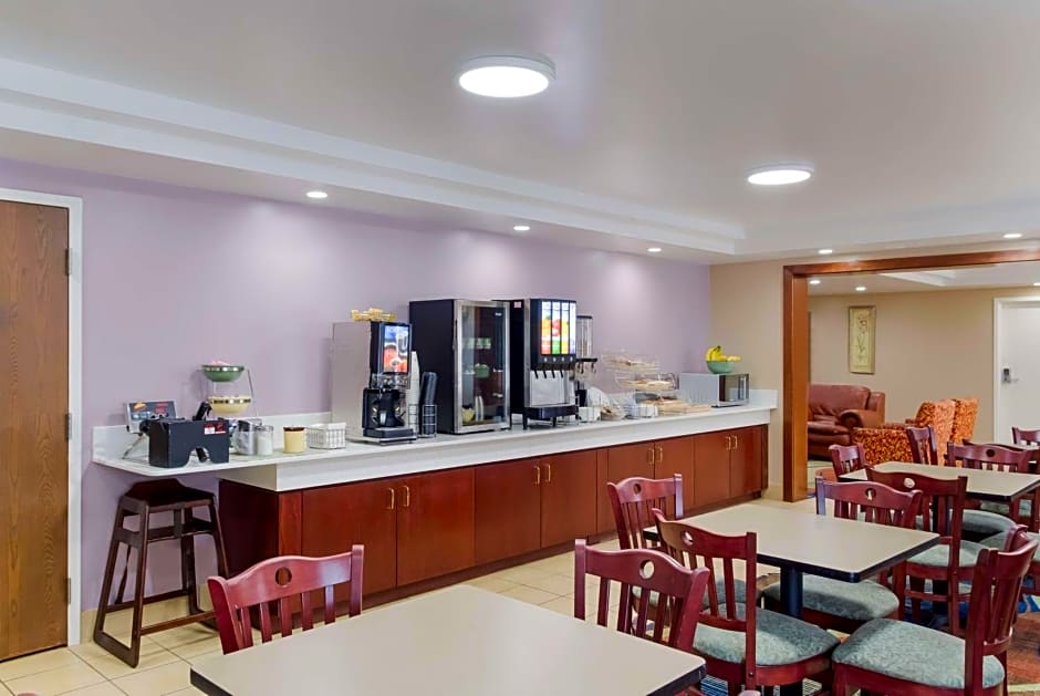 All Seasons Inn & Suites