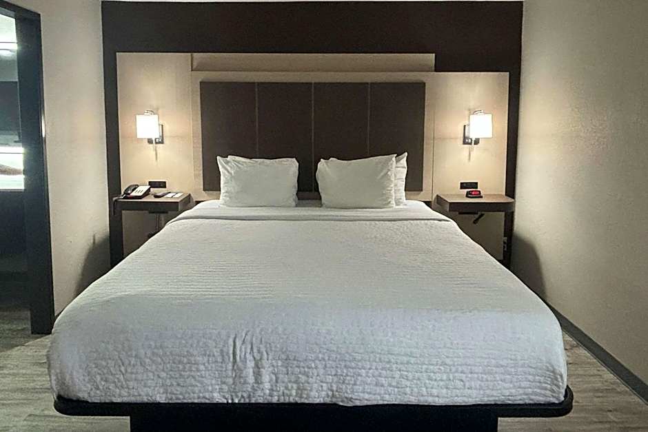 Quality Inn & Suites at Airport Blvd I-65