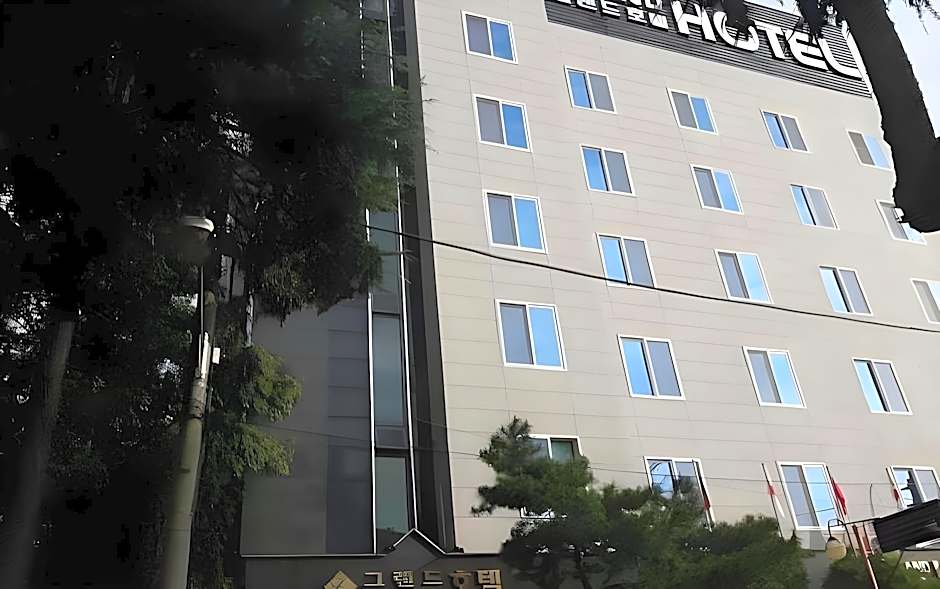 New Grand Hotel