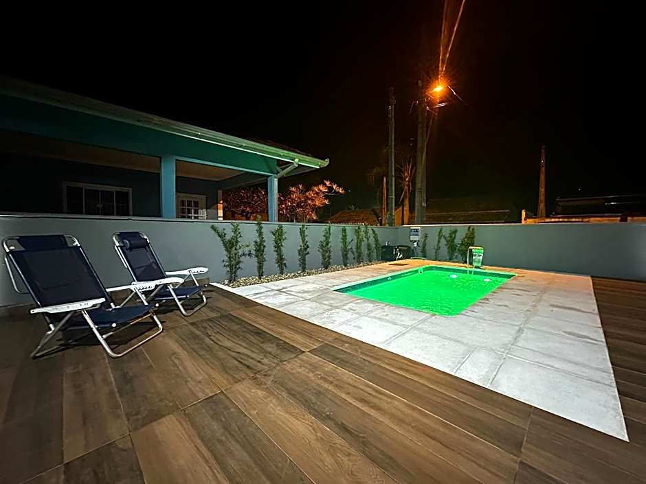 BS01- Casa com Piscina Aquecida e Churrasqueira