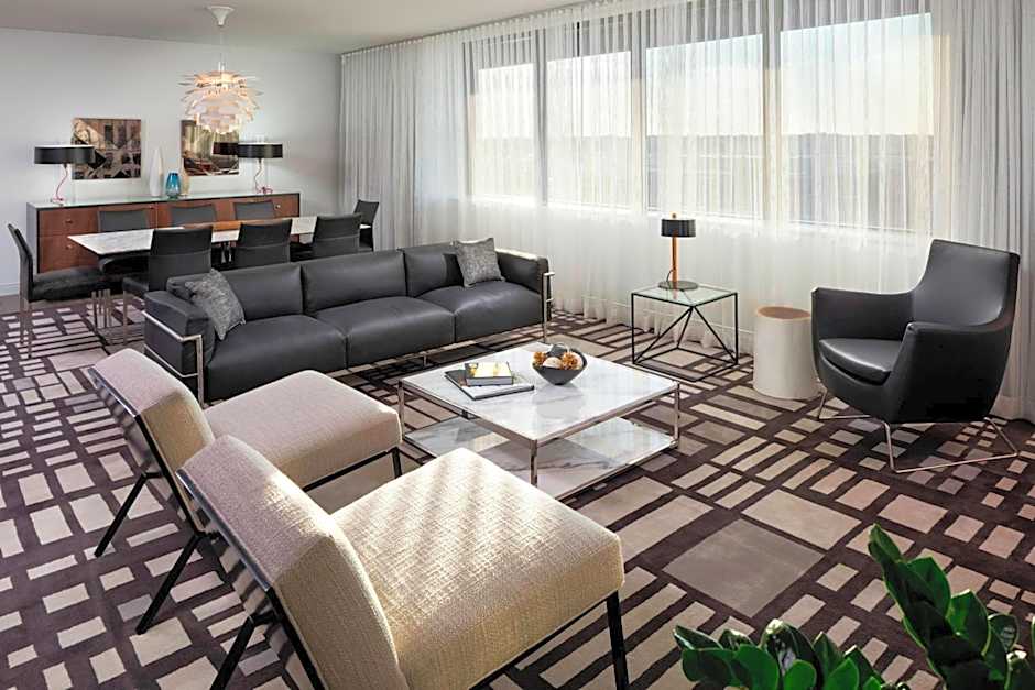 Le Meridien Chicago - Oakbrook Center