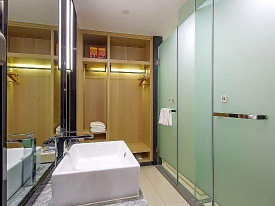 Shuyue Hotel (Ningbo Yushe Airport College of Finance and Economics)