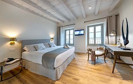 King Room with Lake View