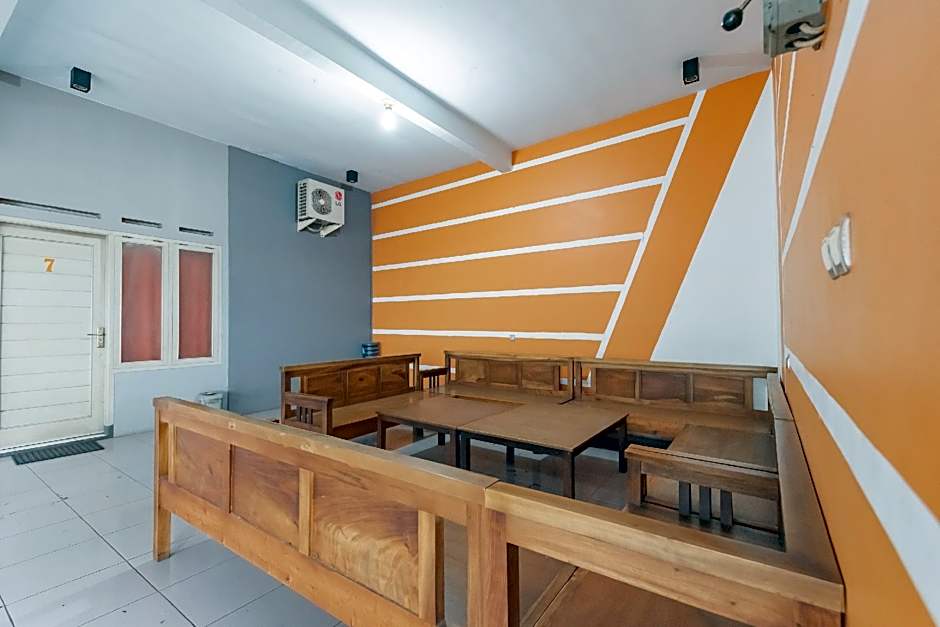 RedDoorz @ Merdeka Street Garut