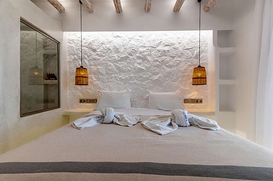 Nikos Apartments and Studios