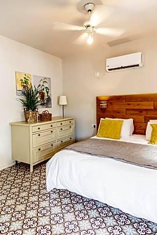 Suite with Garden View