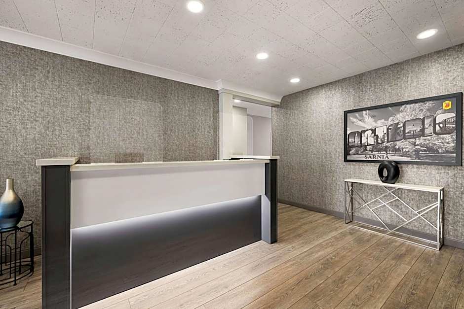 Super 8 by Wyndham Sarnia ON