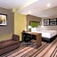 La Quinta Inn & Suites by Wyndham Brooklyn Central