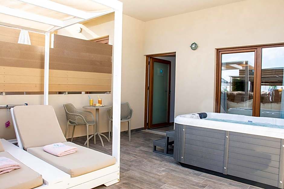 Yianna Caravel "by Checkin"