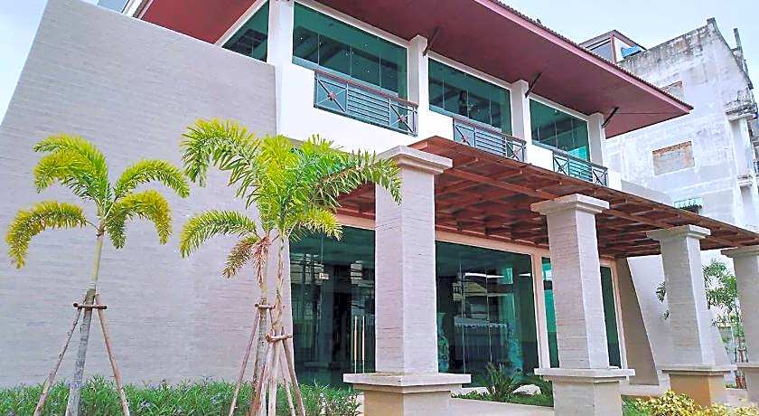 Mayflower Grande Suite Hotel