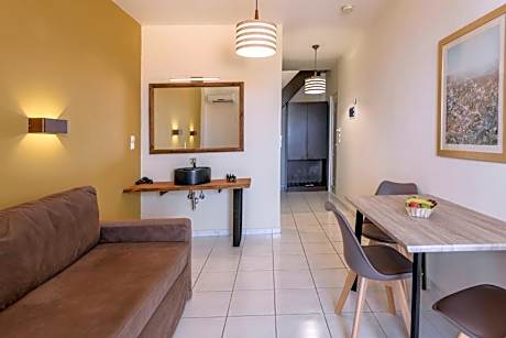 Maisonette with Plunge Pool Sea View