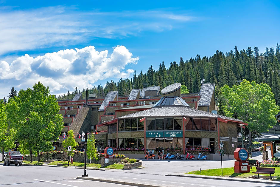 Hotel Canoe and Suites