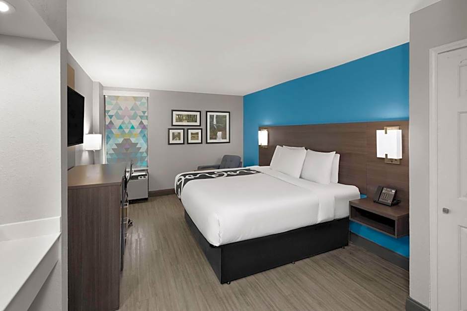 La Quinta Inn & Suites by Wyndham Houston Stafford Sugarland