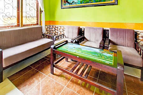 OYO Life 93260 Bale Kosan