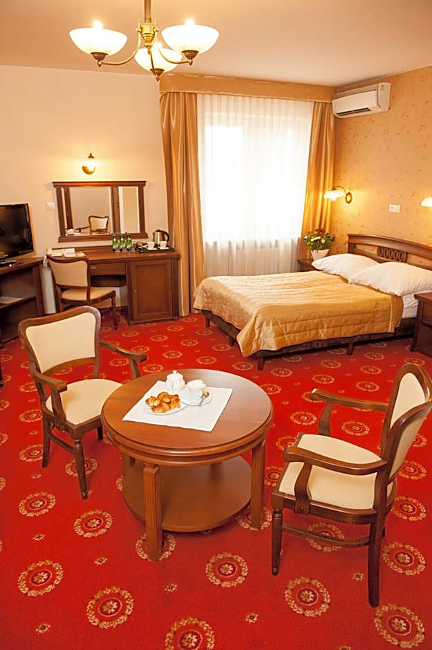 Anin Park Hotel