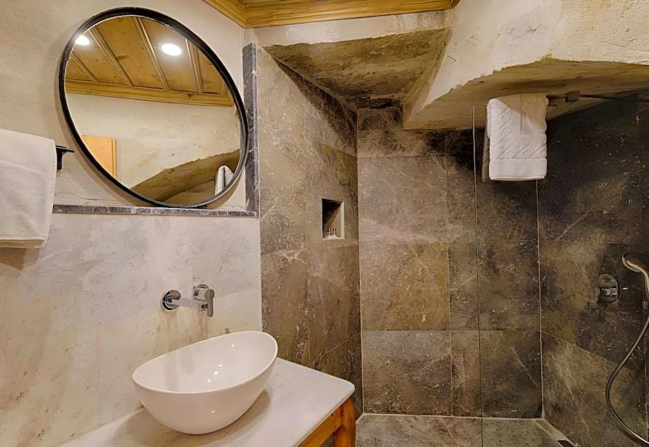 Concept Cave House