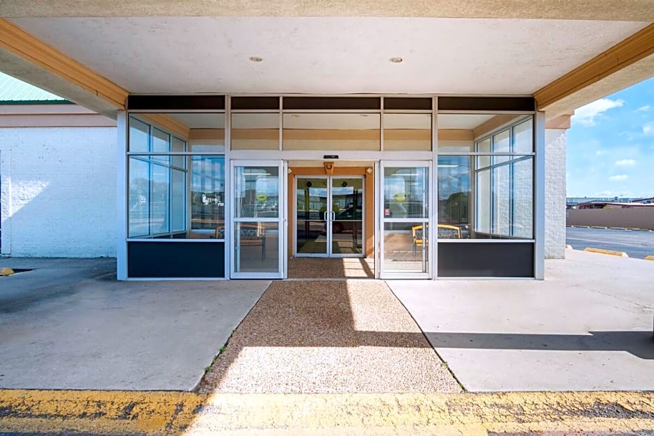 OYO Hotel Oklahoma City South I-35 and SE 29th