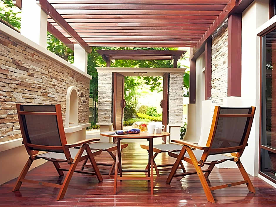 Sea Front Pool Villas by The Sarann