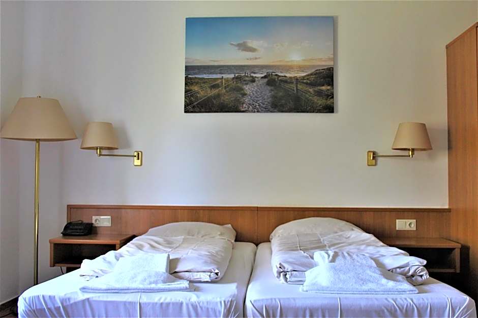 Photo 1 of 9 of Double Room