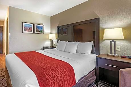 Queen Room - Accessible/Nonsmoking