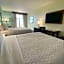 La Quinta Inn & Suites by Wyndham Santa Cruz