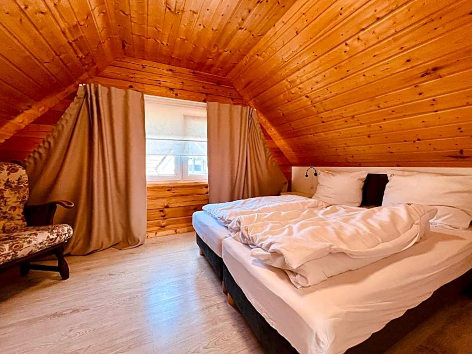 Biale Domki Paula Rewal - Domki z klimatyzacja, w obiekcie Jacuzzi i darmowe Wifi!