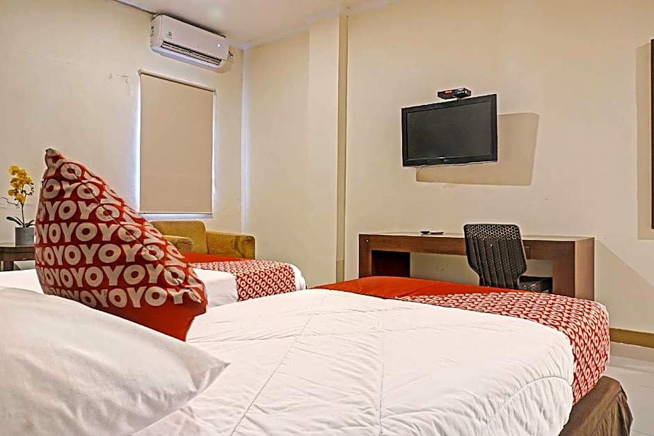 Collection O 91414 Hotel Marina Beach