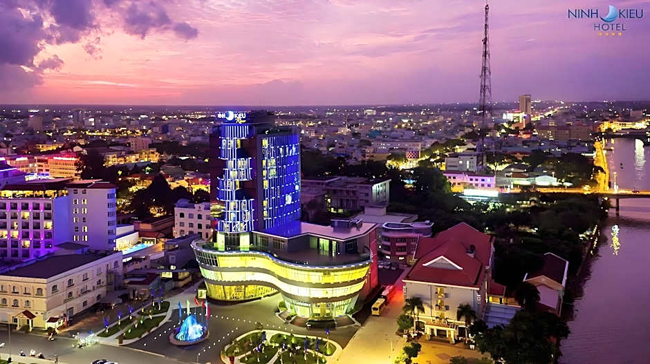 Ninh Kieu Riverside Hotel