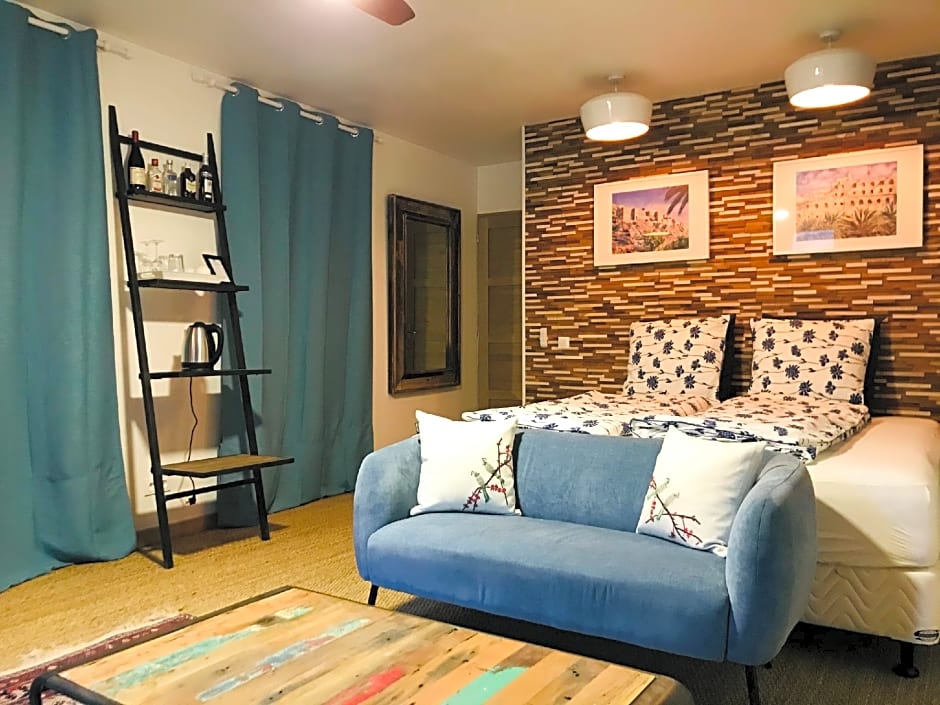 Photo 1 of 18 of Signature 1 King Bed