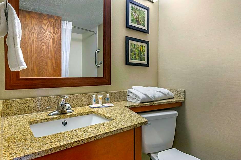 Comfort Inn & Suites