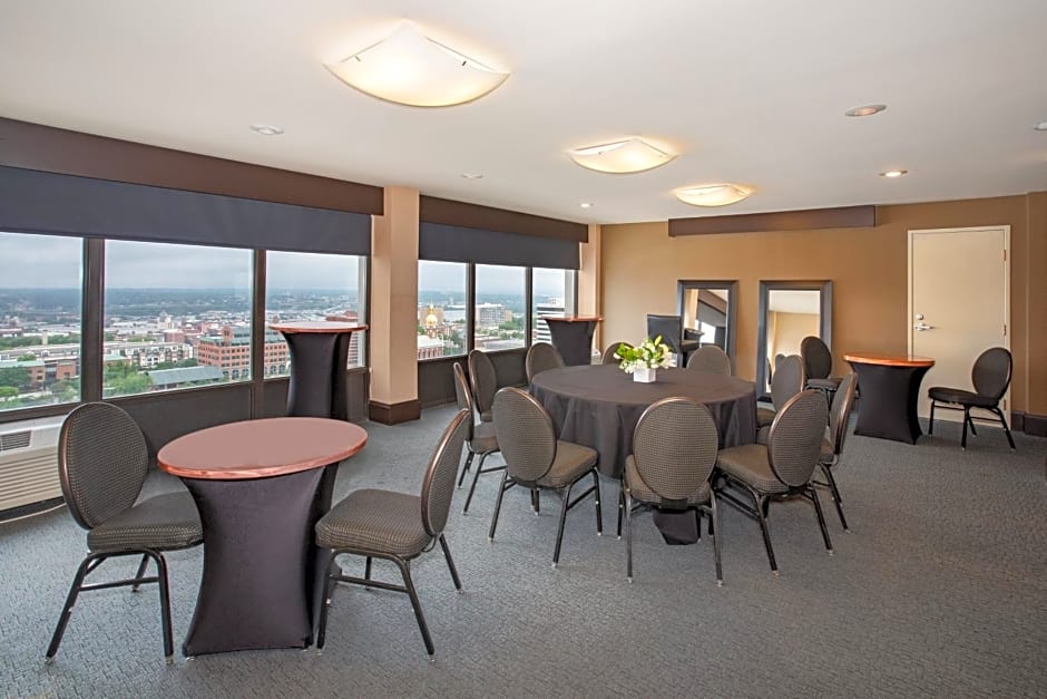 Crowne Plaza Hotel Kansas City Downtown By IHG