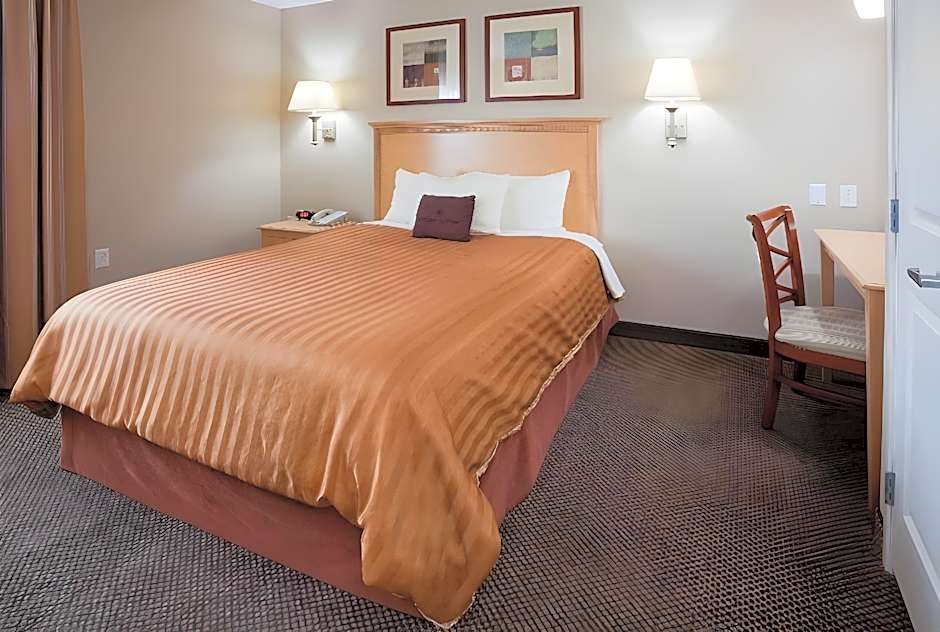 Candlewood Suites Milwaukee Brown Deer Hotel By IHG