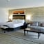 Holiday Inn Hotel & Suites Bloomington Airport By IHG
