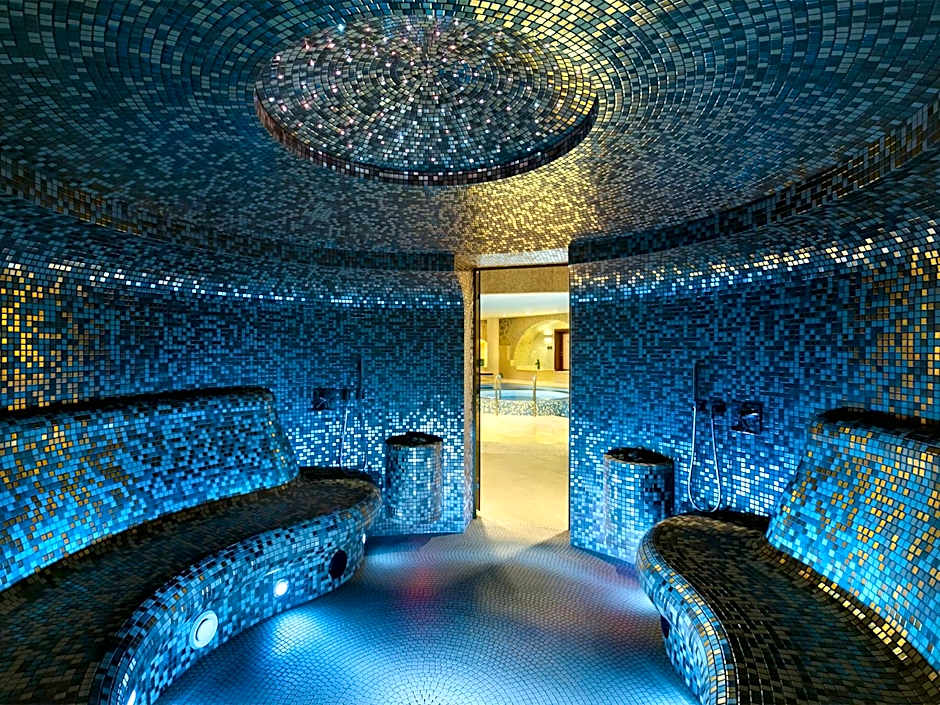 Grand Hotel Vilnius, Curio Collection by Hilton