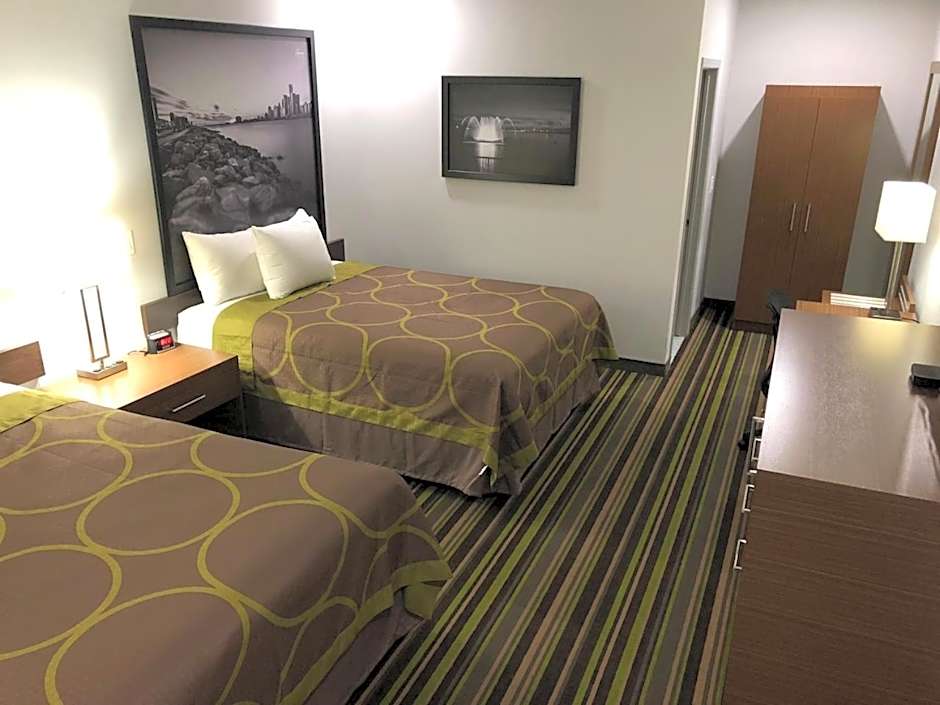 Super 8 by Wyndham Windsor/Dougall