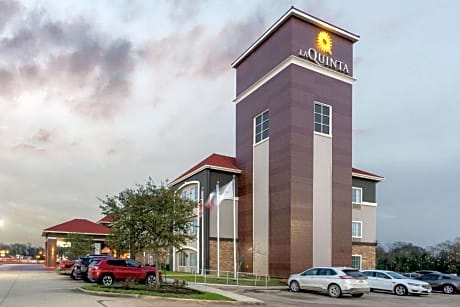 La Quinta by Wyndham Bridge City