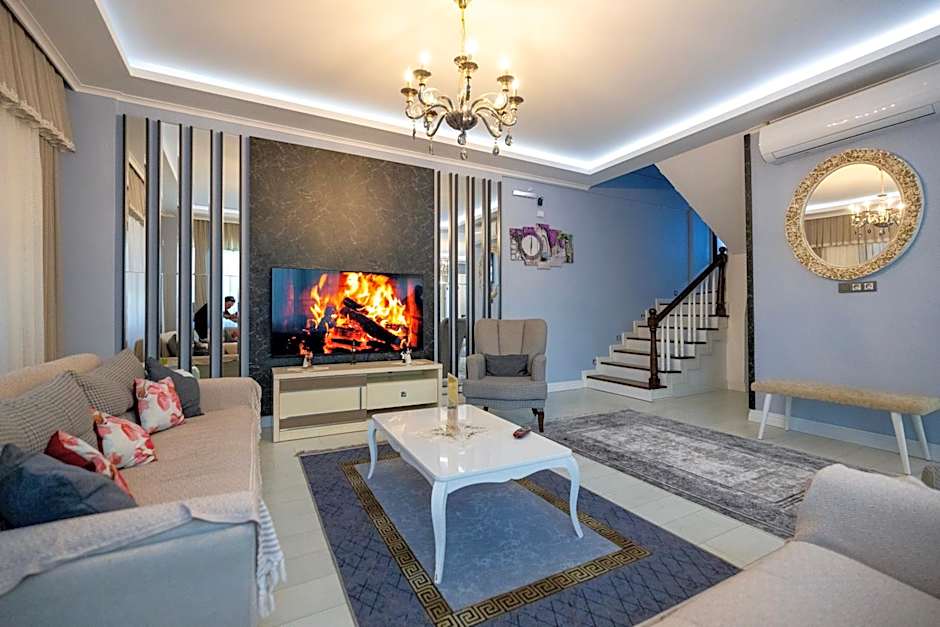 Poison Garden Suite & SPA