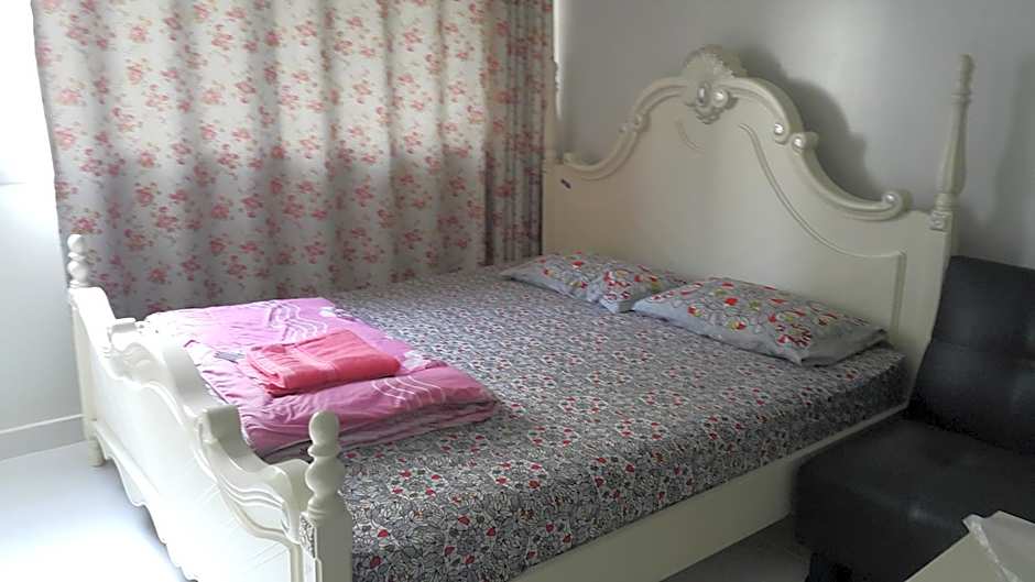 Popular Condo by Jintana