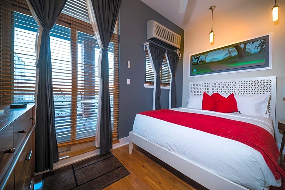 Henry Norman Hotel